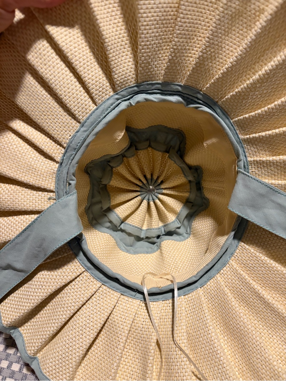 Pleated sun hat - Picture 3 of 3